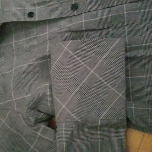 Stylish Dress Shirt - Picture 3 of 4